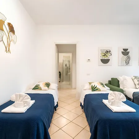 Ourjoy & Skyjoy Units - Via M Gioia, 47 - Wifi, Private Parking, Station, Апартаменты