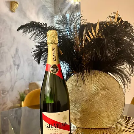 Apartamento Intomilan I Elegante Loft In Duomo Milão