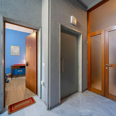 Privata Bagno E Balcone Duomo Konukevi 3*