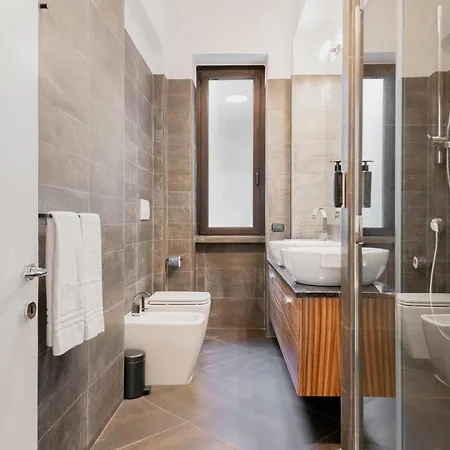 Relstay - Montenapoleone Apartment *