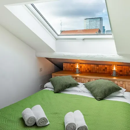 Station 5 Min The Skyshouse