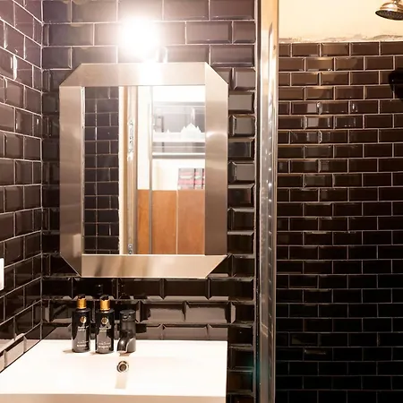 Manderley Hideaway - Apartment *