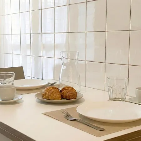 Spacious & Bright Flat Near Bocconi & Navigli شقة *