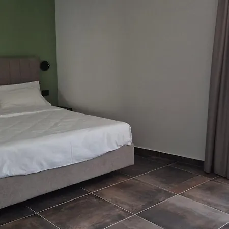 V7 Szálloda 3*