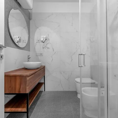 Hotel Vittoriana Foresteria Lombarda *