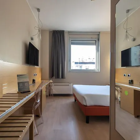 Hotiday Navigli ホテル