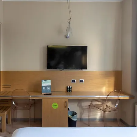 ホテル Hotiday Navigli 4*