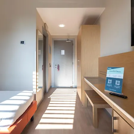 Hotiday Navigli ホテル 4*