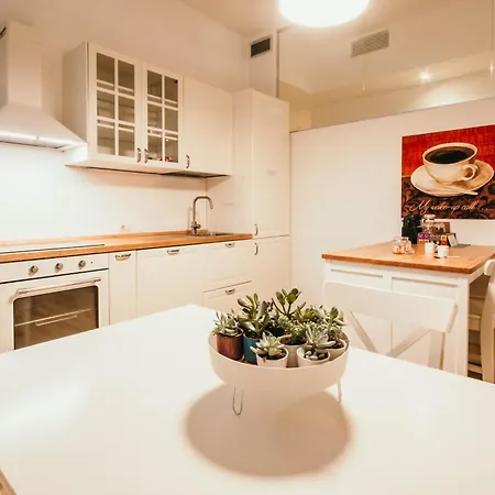 Casa De Amicis - Lakeside L&b