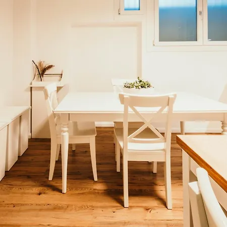 Casa De Amicis - Lakeside L&b 3*