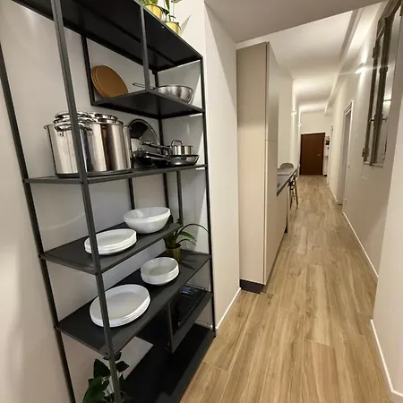 Newly Renovated 2br Near Bocconi & Metro Feriehus