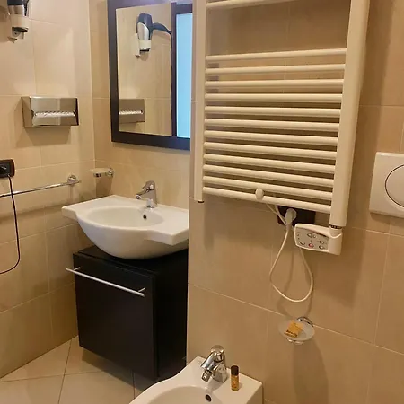 Casa Zara & Domus Lagosta 아파트호텔 밀라노