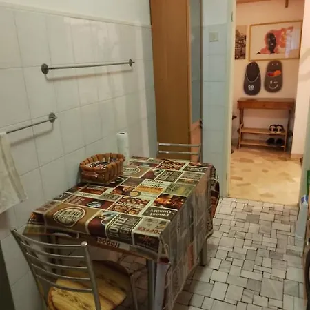 Stanza Matrimoniale Comoda, A 5 Minuti A Piedi Dalla Metro, Perfetta Per Muoversi A * Milan