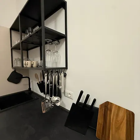 Feriehus Newly Renovated 2br Near Bocconi & Metro Milano