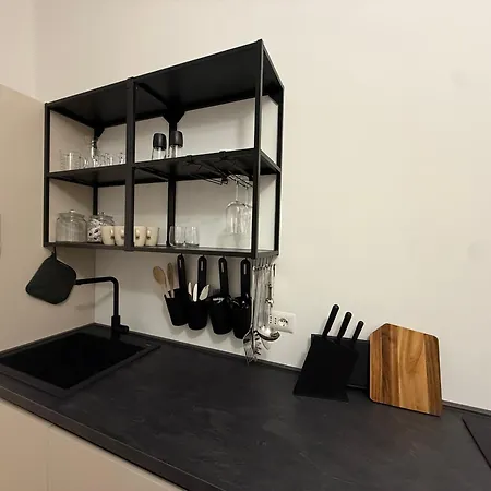 Newly Renovated 2br Near Bocconi & Metro Feriehus *