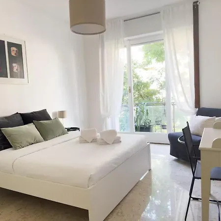 בית נופש Solari Design District- 4 Mega Siute *