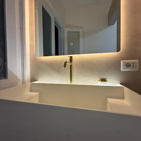 Newly Renovated 2br Near Bocconi & Metro * Milano