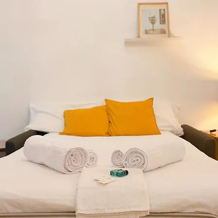 Exclusive & Cosy 3-bedroom By San Siro Stadium & Metro بيت ضيافة ميلان