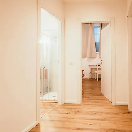 Casa De Amicis - Lakeside L&b 3*