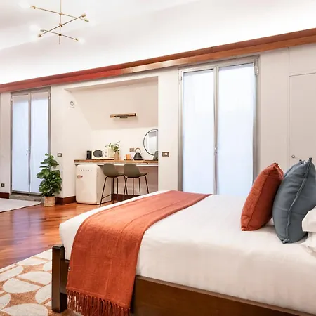 Easylife - In Via Della Spiga 4*