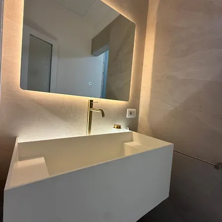 Newly Renovated 2br Near Bocconi & Metro *