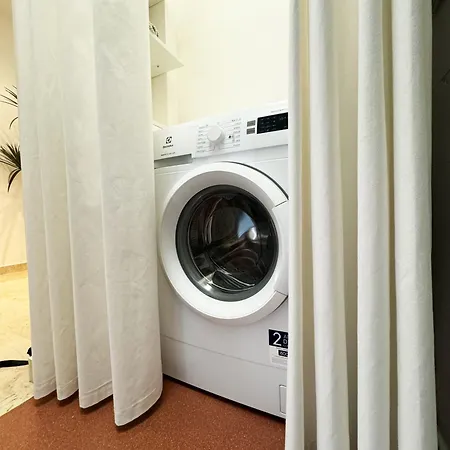 Solari Design District- 4 Mega Siute Nyaraló *