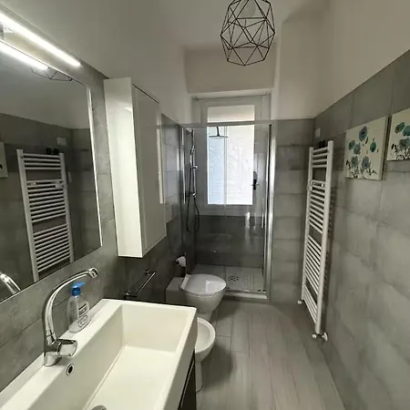 Solari Design District- 4 Mega Siute *