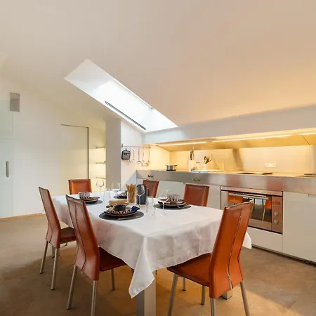 Guesthost - 500sqm Luxury With Spa, Gym, Terrace, Game & Garage 아파트 *