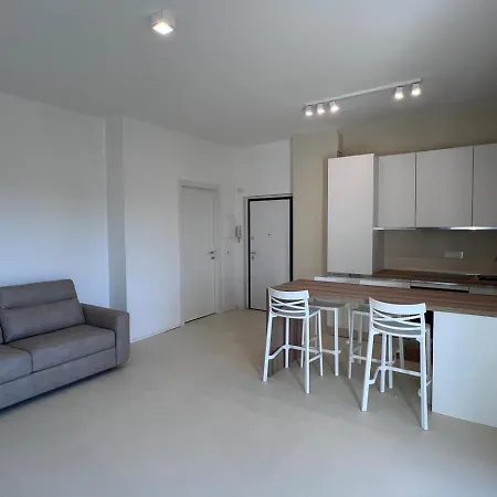 Elegante Bilocale Ristrutturato - Metro Inganni *