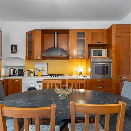 Via Torino Heart -apartment In The Heart Of