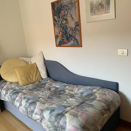 With Private Bathroom In The Center Of Lägenhet *