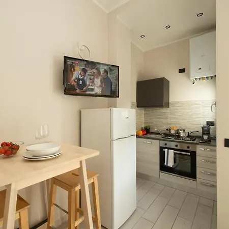 Monolocale X 2 Con Balcone E Cucina - Famagosta 아파트 밀라노