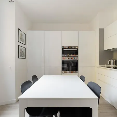 Apartmán Guesthost - Bright Flat Near Stazione *
