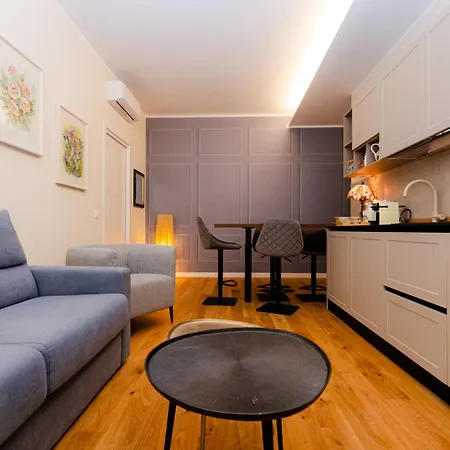 Lejlighed Costanza Home, Moderno Ed Elegante Nel Cuore Della Citta Di Milano, Nuova Metro Blu, Comodo Per Duomo, San Siro E Rho Fiera