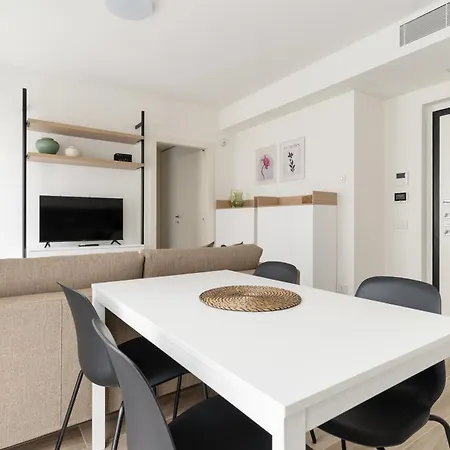 Guesthost - Modern In Moscova