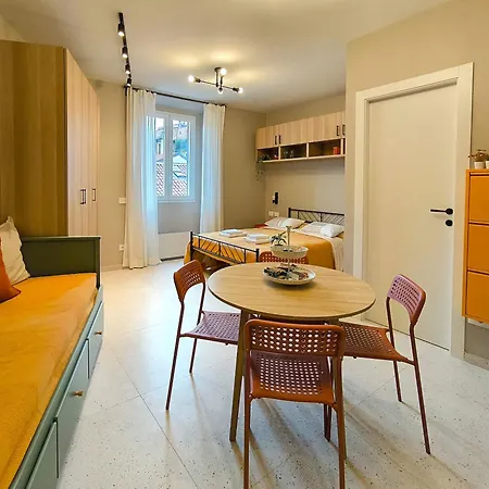 Drops & Dots In The Key Area Of ميلان