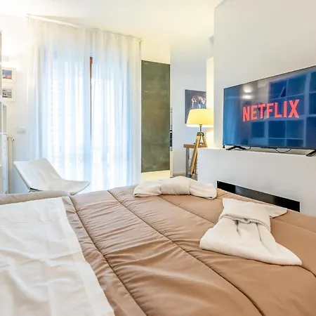 Luminoso E Ristrutturato Con Doppio Balcone E Wifi