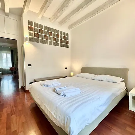 Nolo - Floor Bright - Metro Pasteur Appartamento