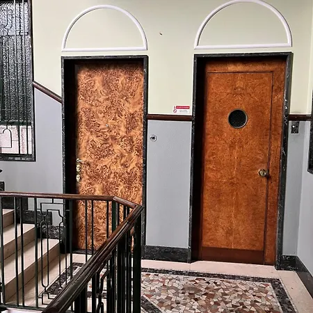 アパート A Peaceful Place In The Big