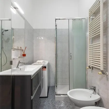 Daire Modern Apartment, Cimiano Metro, Wifi, Ac Milano