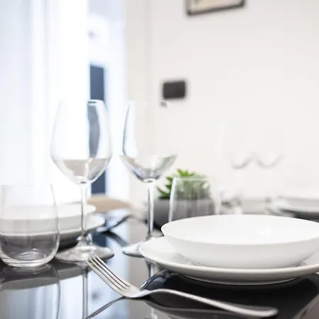 Апартаменты Duomo 7 Min - Two Independent Flats With Parking Милан