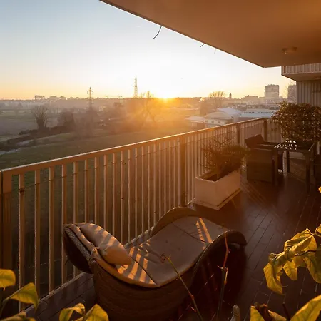 Sky Garden - Private Garage * Milán