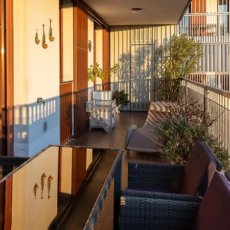 Sky Garden - Private Garage Apartment Milan