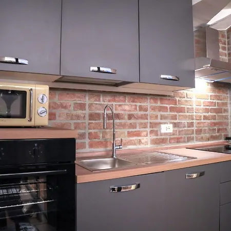 1metro Gambara-duomo & Navigli-ac-self Check In