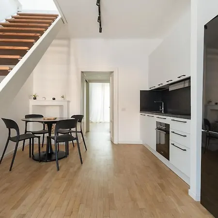 Navigli - Montevideo - Bilocale Su Due Piani 밀라노