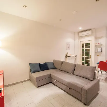 Via Piero Della Francesca 38 Appartamento *