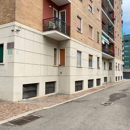Cozy Modern 1 Bedroom 15 Min From Duomo * Milão