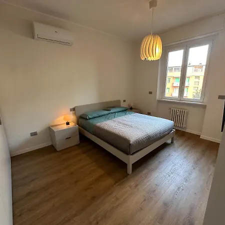 Cassala 45 - Di Design Ristrutturato, 2 Camere, Navigli Milan