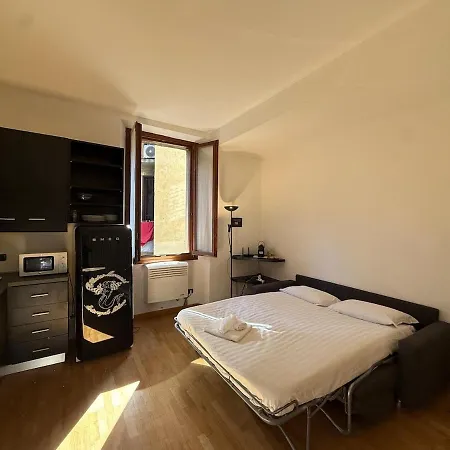 Isola 10 Minutes From Corso Apartment