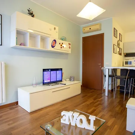 Smart - Near Navigli & Iulm Апартаменты